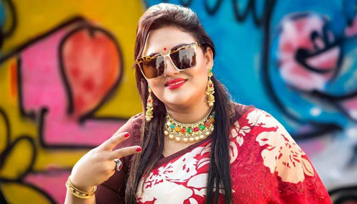 মেট্রোরেলের থিম সং গাইলেন মমতাজ