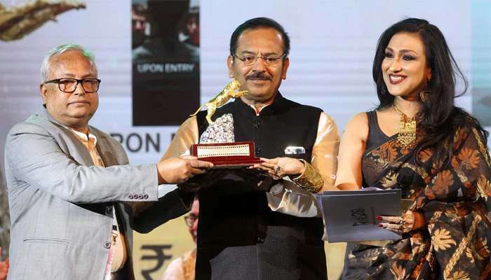 কলকাতায় সেরা বাংলাদেশের ‘কুড়া পক্ষীর শূন্যে উড়া’