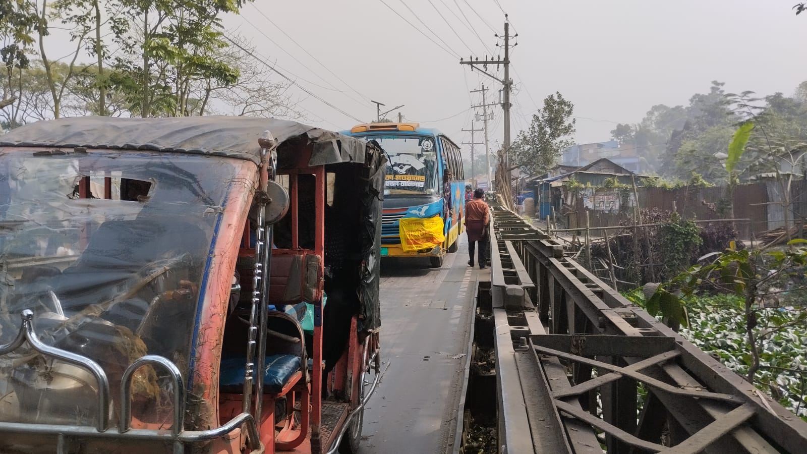 মালির অংক বেইলি ব্রিজটি যেনো গলার কাঁটা