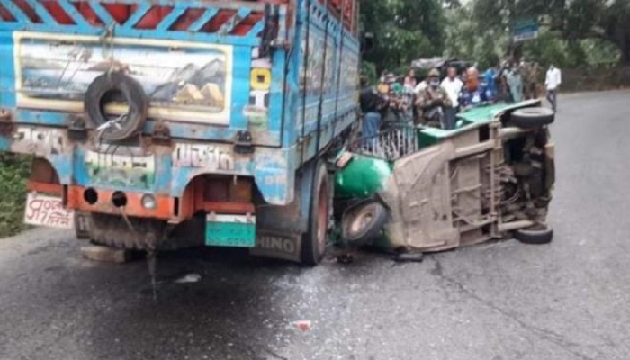 ভাটারায় ট্রাকের ধাক্কায় সিএনজি চালক নিহত