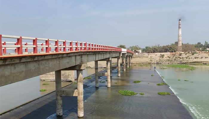 আত্রাইয়ে দুই বছর ধরে নষ্ট রাবার ড্যাম