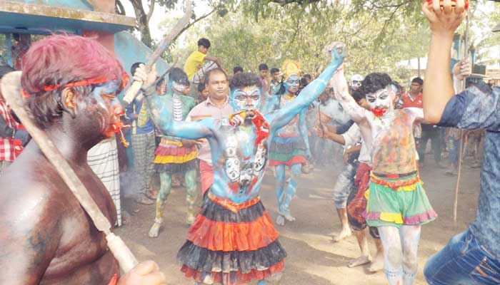 বিশ্বম্ভরপুরে ঐতিহবাহী চড়ক পূজা