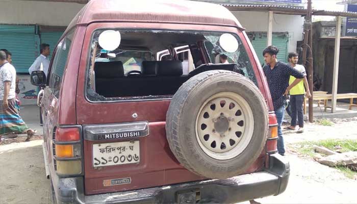 ফরিদপুরে ইউএনওর ওপর এলাকাবাসীর হামলা
