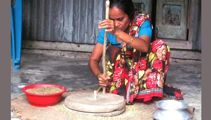 হারিয়ে যাচ্ছে গাঁও গেরামের ঐতিহ্য ‘জাঁতাকল’
