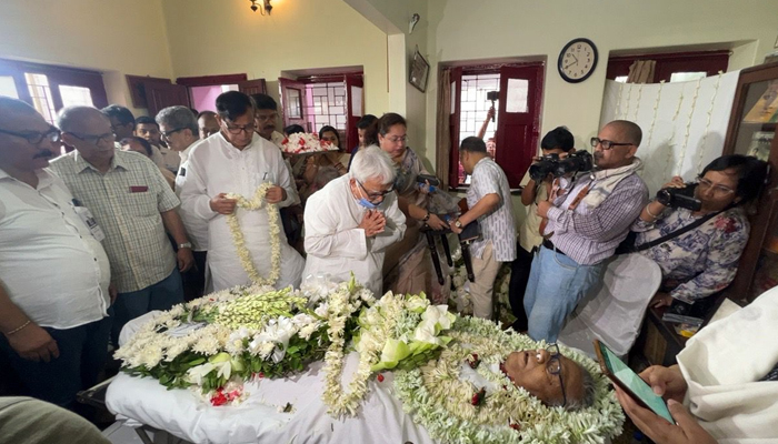 সমরেশ মজুমদারের শেষকৃত্য সম্পন্ন