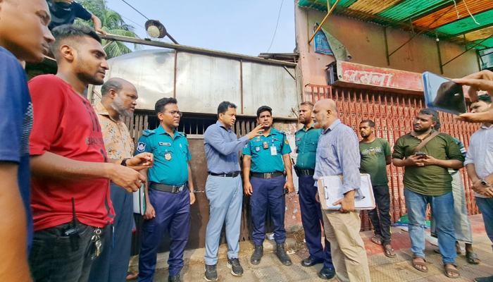চট্টগ্রামে হিন্দুদের সম্পত্তি দখল করে কোচিং সেন্টার, উচ্ছেদ প্রশাসনের