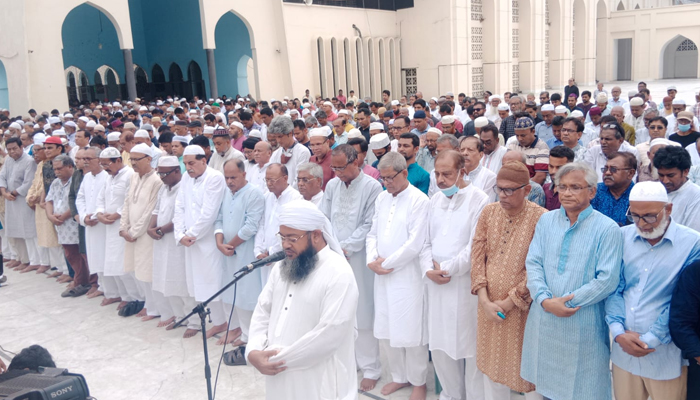বায়তুল মোকাররমে সিরাজুল আলম খানের প্রথম জানাজা অনুষ্ঠিত