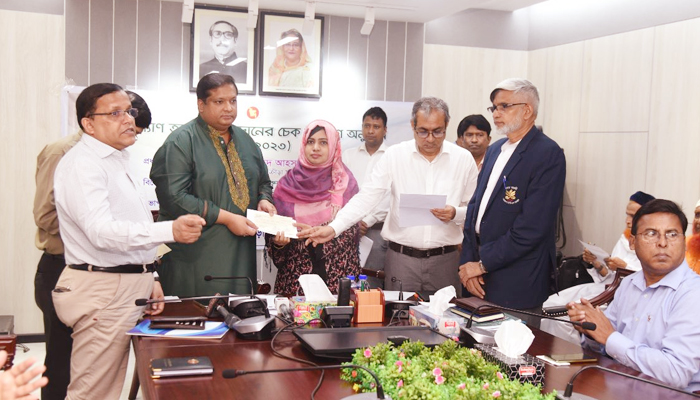 ৩ কোটি ৬৬ লাখ টাকারও বেশি অনুদান পাচ্ছে ৯০০টি যুব সংগঠন