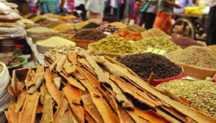 রেকর্ড আমদানির পরও মসলার বাজার চড়া