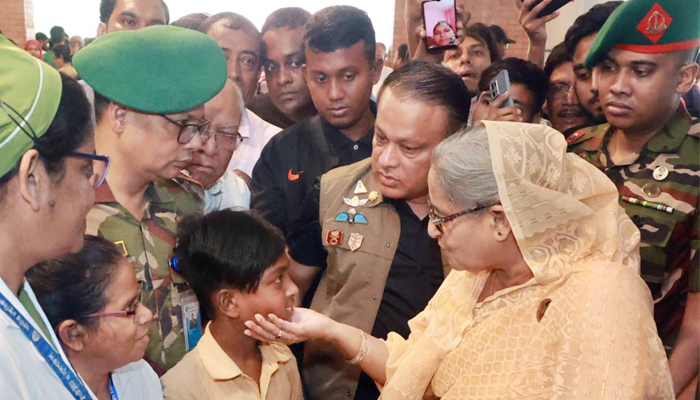 ছোট্ট রাব্বির দায়িত্ব নিলেন প্রধানমন্ত্রী