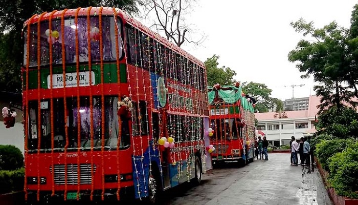 চট্টগ্রামে সাড়া ফেলেছে পর্যটন বাস