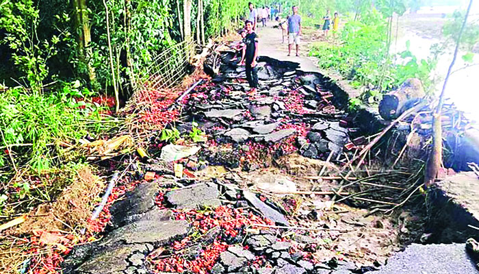 পানি নামার সঙ্গে সঙ্গেই স্পষ্ট হচ্ছে ক্ষতির চিহ্ন
