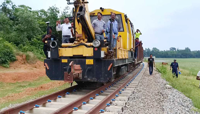 আখাউড়া-আগরতলা রেলপথে চললো পরীক্ষামূলক ট্রাককার