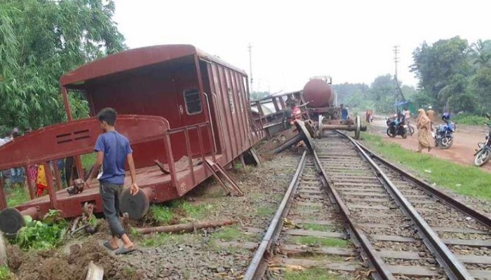 খুলনার সঙ্গে সারাদেশের রেল যোগাযোগ বন্ধ