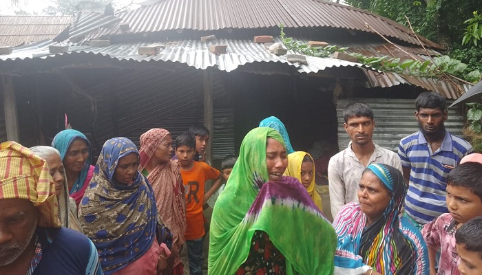 বাঘায় ছেলের হাতে বাবা খুন