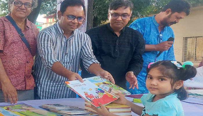সোনারগাঁয়ে খেলাঘরের চিত্রাঙ্কন প্রতিযোগিতায় শ্রেষ্ঠ রিহা