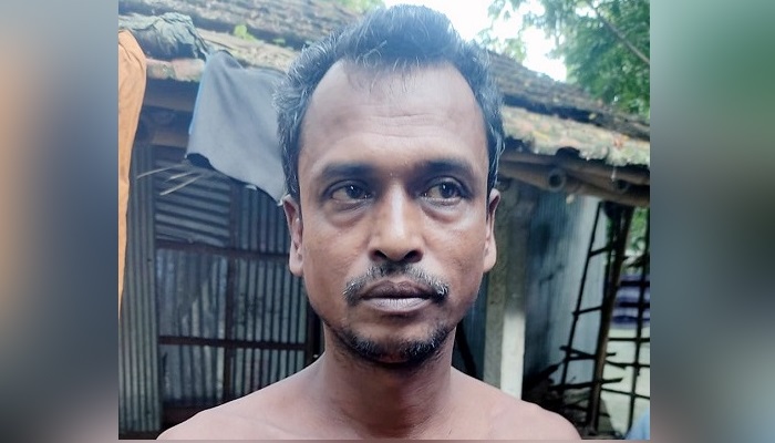 নারীকে এসিড নিক্ষেপ, সাবেক স্বামী গ্রেপ্তার