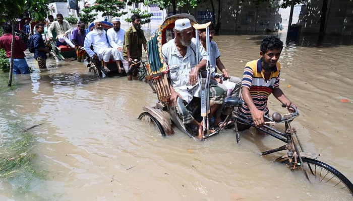এখনও পানির নিচে ঢাকার অনেক এলাকা