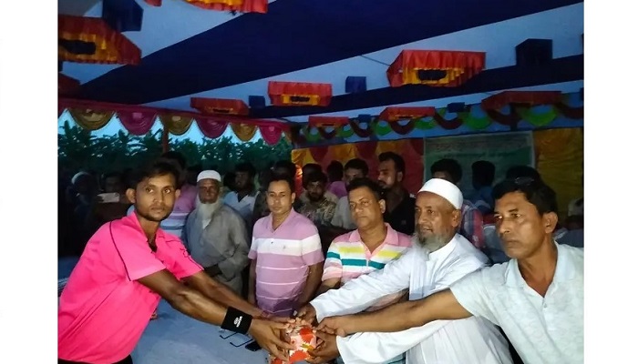 আলফাডাঙ্গায় ৮ দলীয় ফুটবল টুর্নামেন্টের ফাইনাল খেলা অনুষ্ঠিত