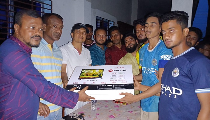 কটুরাকান্দি হেলেঞ্চাহাটিতে আট দলীয় ফুটবল টুর্নামেন্টের ফাইনাল সম্পন্ন