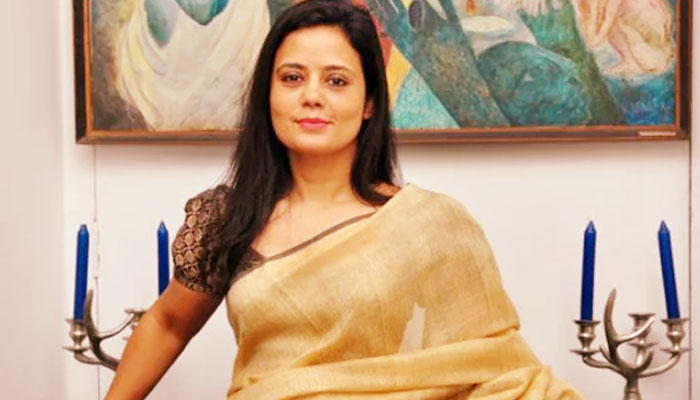 ব্যবসায়ীর কাছ থেকে ঘুষ নিয়েছেন এমপি মহুয়া