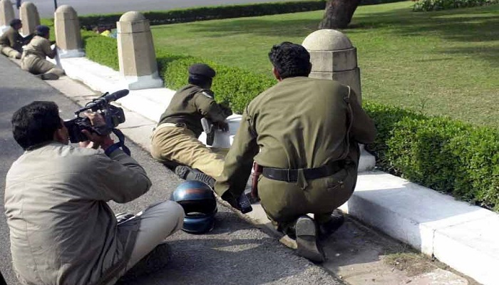 ২০০১- বাইরে সন্ত্রাস, ২০২৩- ভিতরে হানা