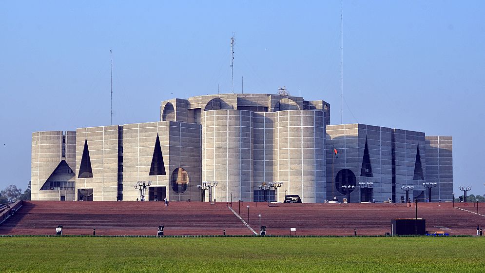 আজ গেজেট, বুধবার এমপিদের শপথ