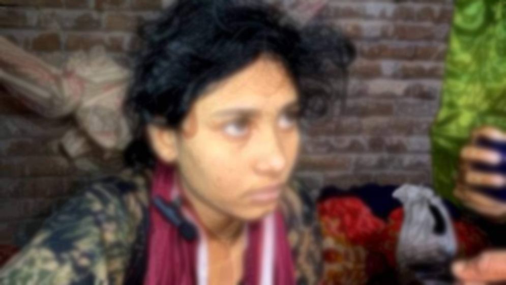 সমকামী বান্ধবীকে বিয়ে করতে সাতক্ষীরায় সিলেটের তরুণী