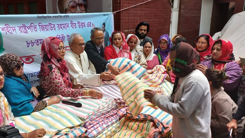 সরকার দেশকে আন্তর্জাতিক বিশ্বের কাছে হাস্যরসে পরিণত করেছে