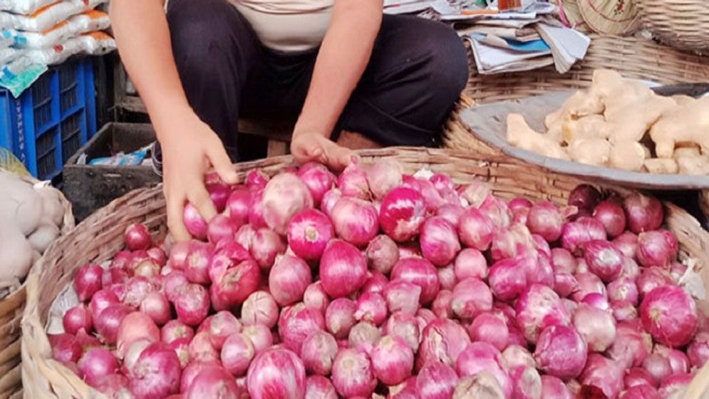 পেঁয়াজের দাম বাড়ল কেজিতে ৫০ টাকা