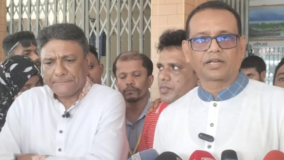 কাদেরের ভাইসহ দুই প্রার্থীর ভোট বর্জন