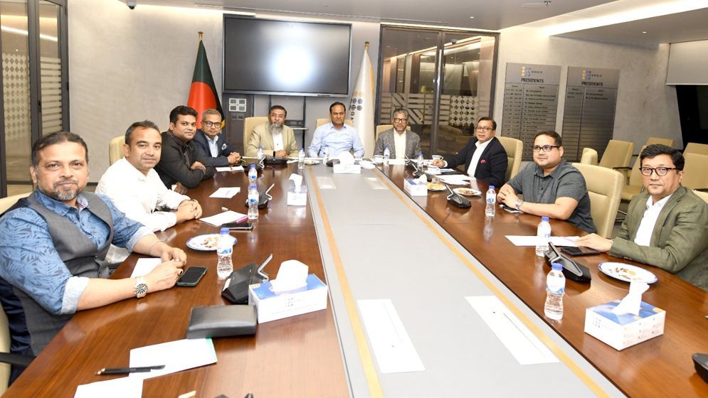 বাংলাদেশ ব্যাংকের সিদ্ধান্তে পোশাক শিল্পে সঙ্কট বাড়ার শঙ্কা