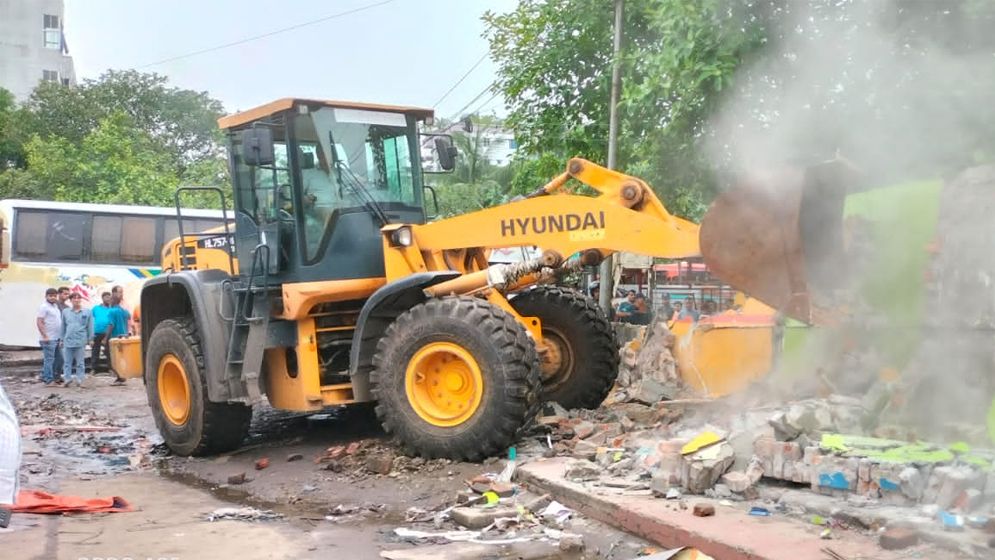 মহাখালীতে ২৫টি দোকান উচ্ছেদ করেছে ডিএনসিসি