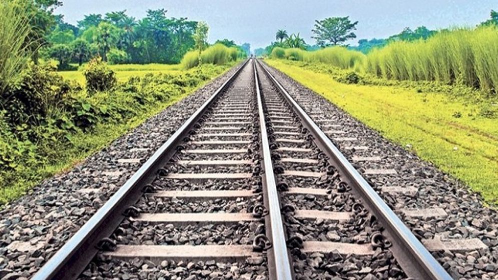 নোয়াখালীতে ট্রেনে কাটা পড়ে নারীর মৃত্যু 