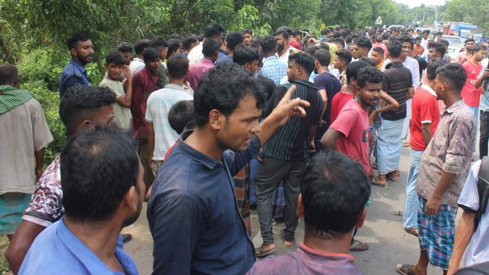 হাটহাজারীতে বাস-সিএনজির সংঘর্ষ, নিহত ২