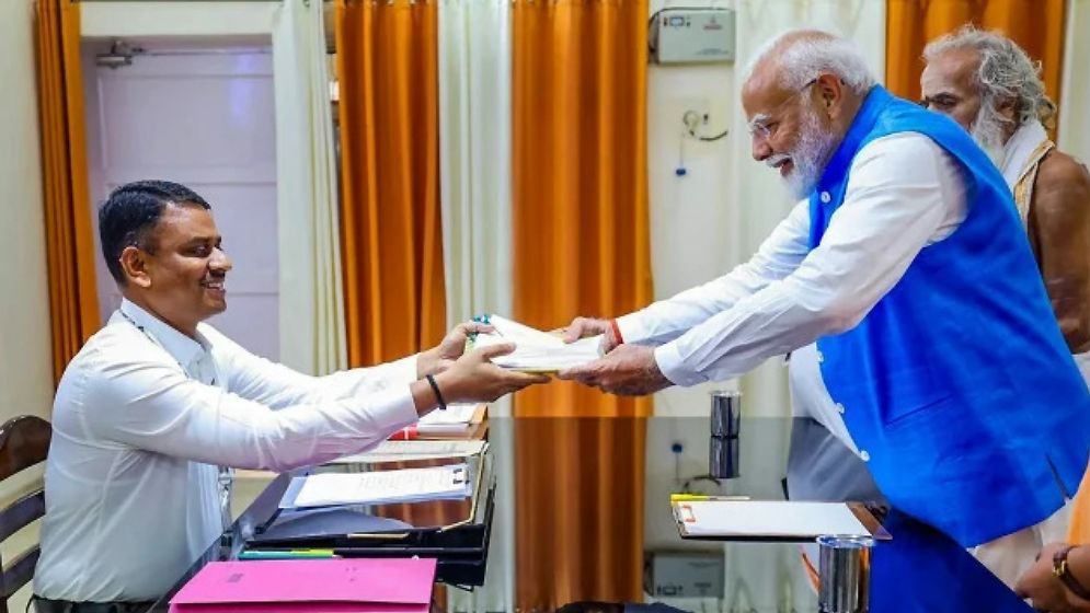 হলফনামায় সম্পদের যে বিবরণ দিলেন মোদি