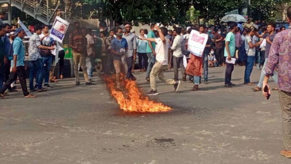 বয়সসীমা ৩৫ চেয়ে আন্দোলন, গ্রেপ্তার ১৪ শিক্ষার্থীর জামিন