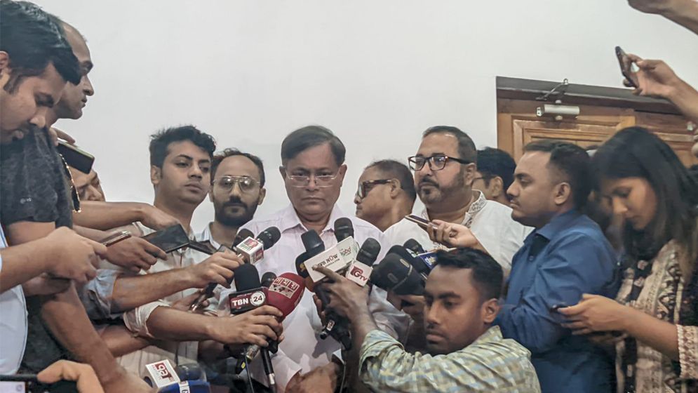এমপি আজিমকে নিয়ে রহস্য আরো ঘনীভূত, ফ্লাটে মেলেনি দেহ