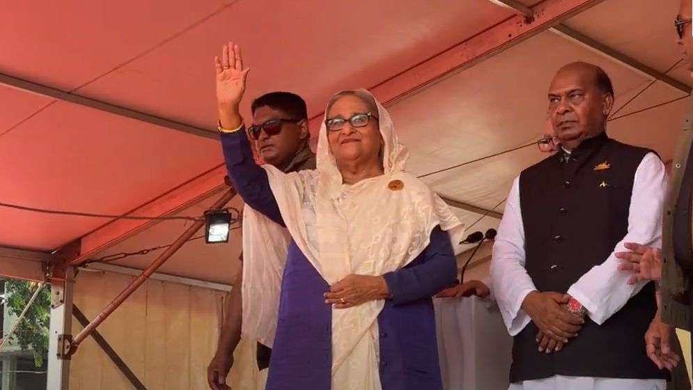 ক্ষতিগ্রস্ত সবকিছু দ্রুত মেরামতে কাজ করছে সরকার