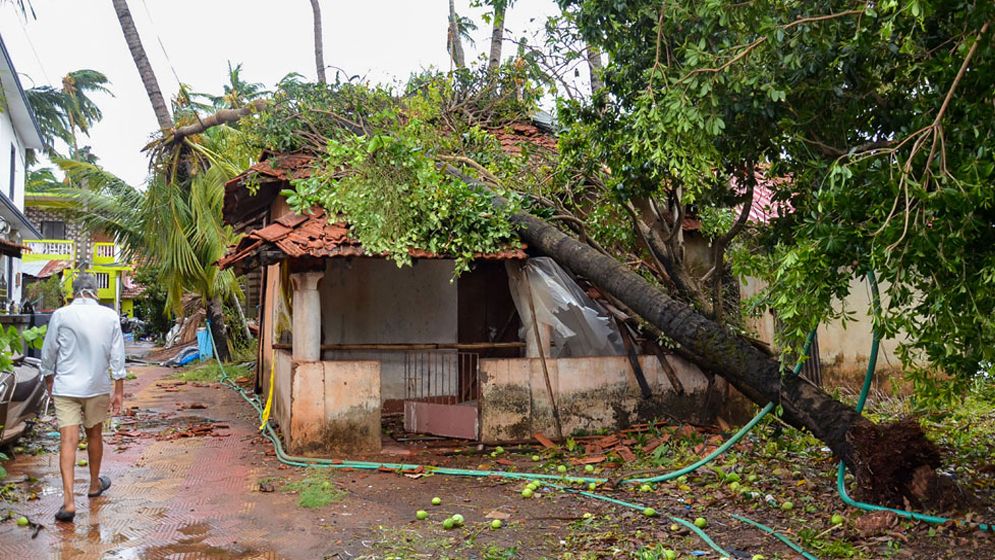 ঘূর্ণিঝড় রেমাল: মৃত্যু বেড়ে ১৬