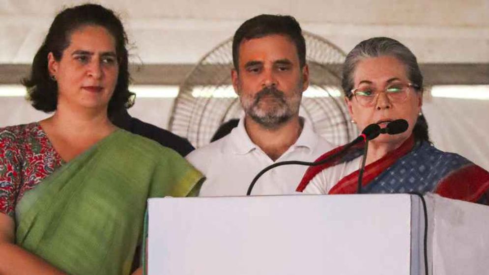 ‘আমার ছেলেকে আপনাদের হাতে সঁপে দিলাম’