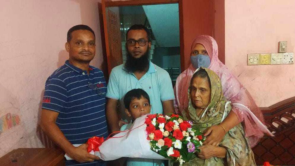 জলদস্যুদের থেকে মুক্ত ফেনীর বিপ্লবের পরিবারে ঈদ আনন্দ