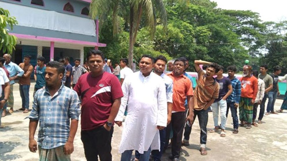 লাকসাম-মনোহরগঞ্জ উপজেলা পরিষদ নির্বাচনে শান্তিপূর্ণ ভোট অনুষ্ঠিত