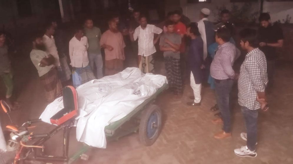 গিয়েছিলেন স্বজনের জানাজায়, লাশ হয়ে ফিরলেন ৩ জন