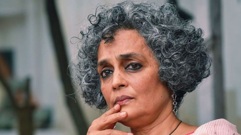 ১৪ বছর পর অরুন্ধতী রায়ের বিরুদ্ধে ইউএপিএ আইনে মামলার অনুমতি