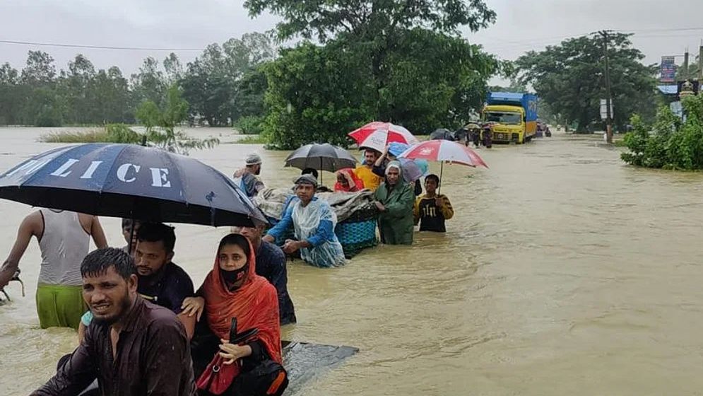 ভারী বৃষ্টিপাত ও বন্যার ক্ষতি থেকে ফসল রক্ষায় করণীয়