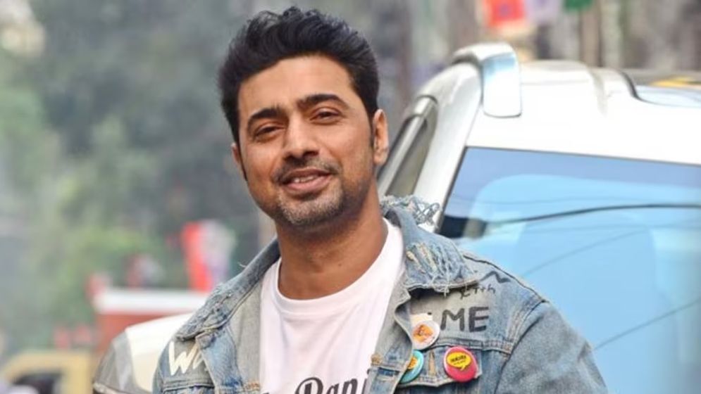 বিয়ে করেছেন দেব,৩ বছরের সন্তানও আছে!