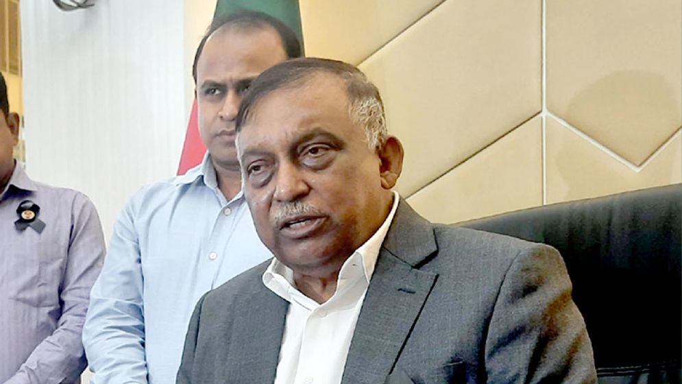 মিয়ানমারের গুলি লেগেছে আমাদের ট্রলার-টহল বোটে : স্বরাষ্ট্রমন্ত্রী