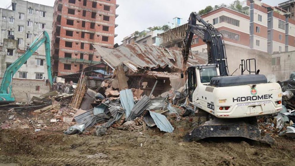 গুঁড়িয়ে দেয়া হলো সাদিক অ্যাগ্রো