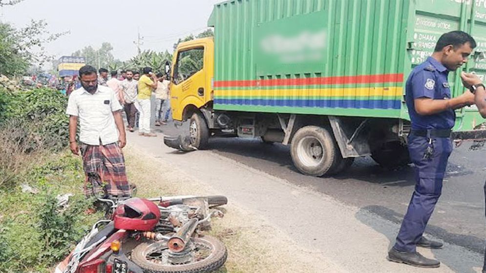 কাভার্ডভ্যান-মোটরসাইকেলের মুখোমুখি সংঘর্ষে টাঙ্গাইলে নিহত ২